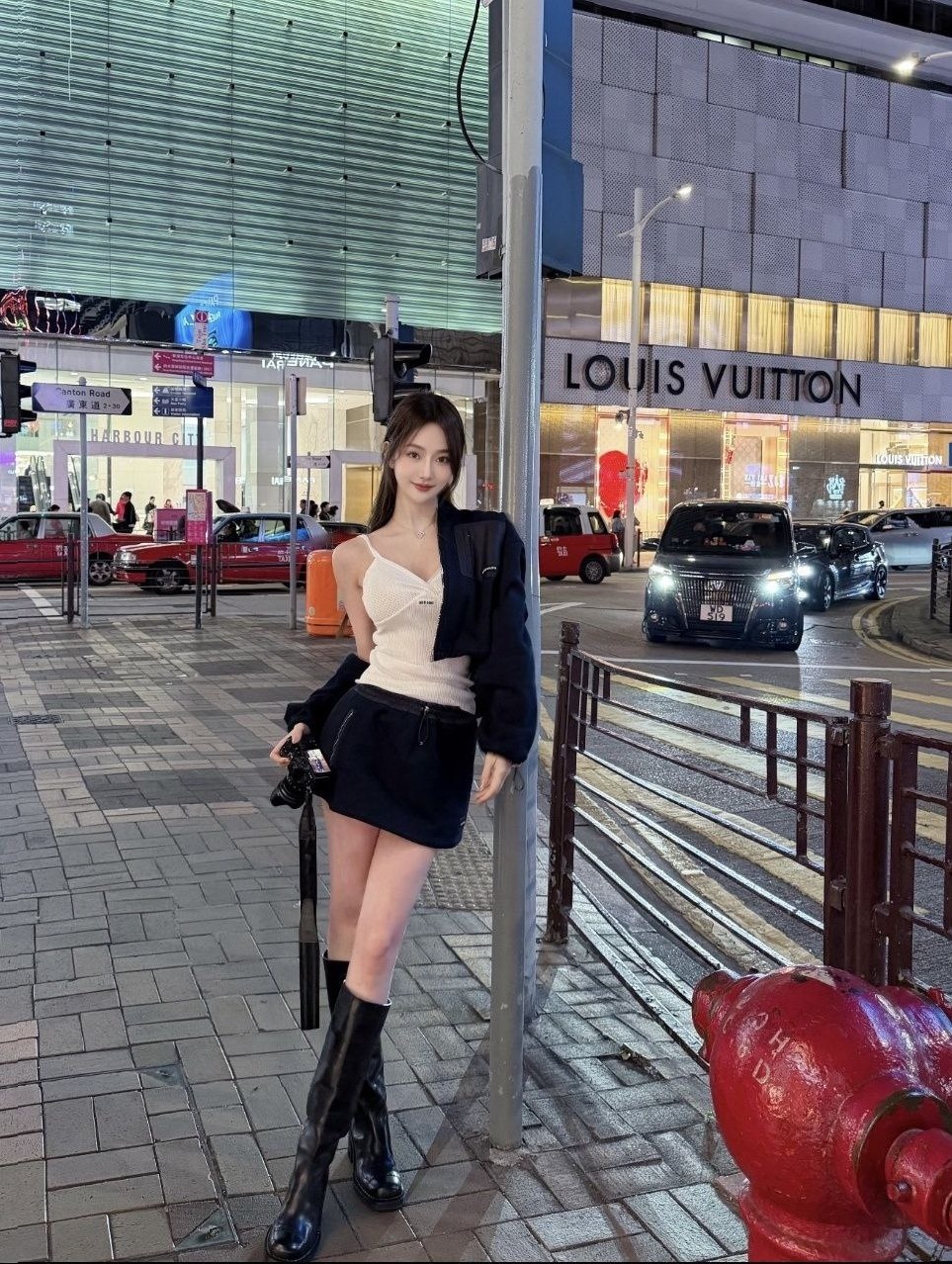 北京王子诺 奔驰路虎签约车模 无纹身 无不良嗜好
