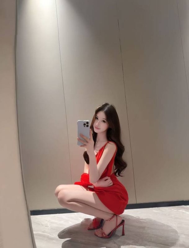 广州王子诺小樱凝脂皮肤身高173cm体重47kg大E