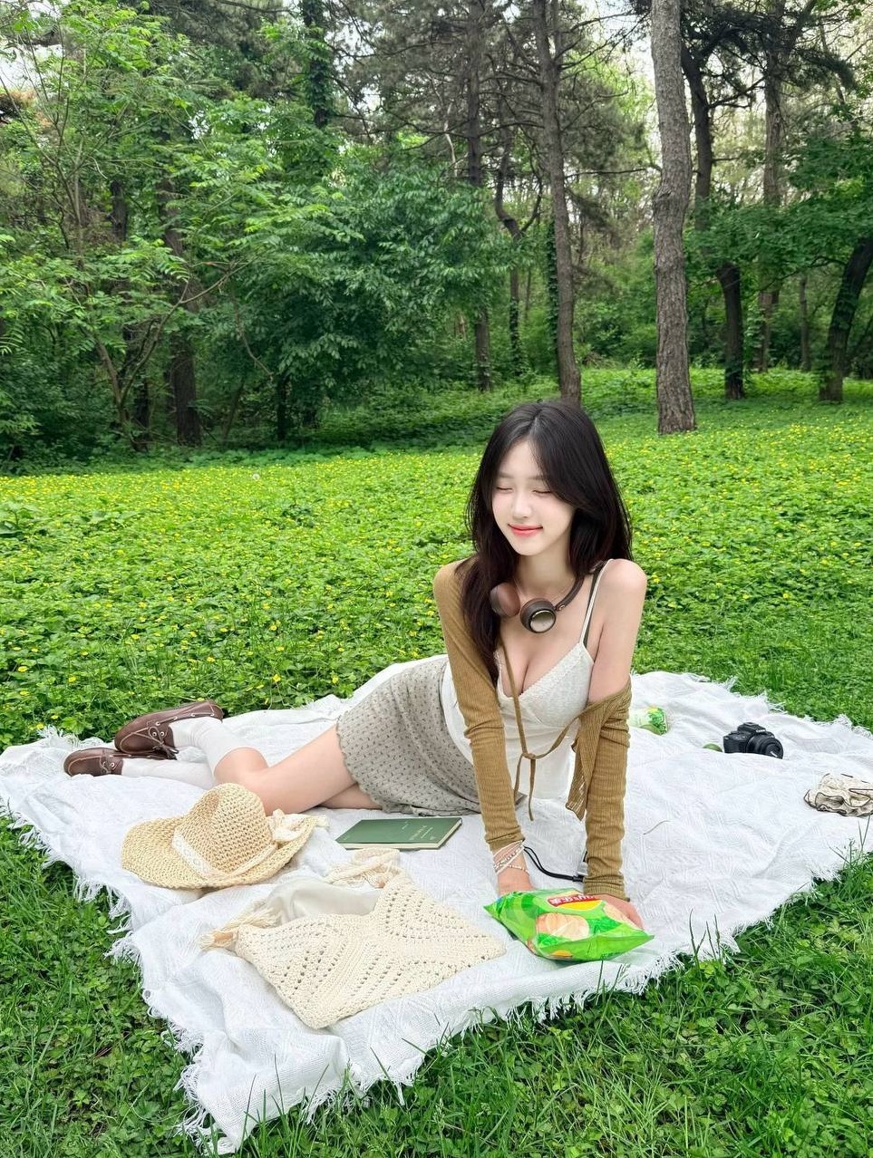 上海童童 天秤座甜美女孩 纯天然 黄金比例 全身雪白 有趣灵魂