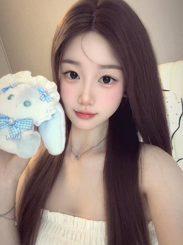 深圳 安娜苏 175cm C杯 蛇纹服务 谈吐得体 欲甜兼备