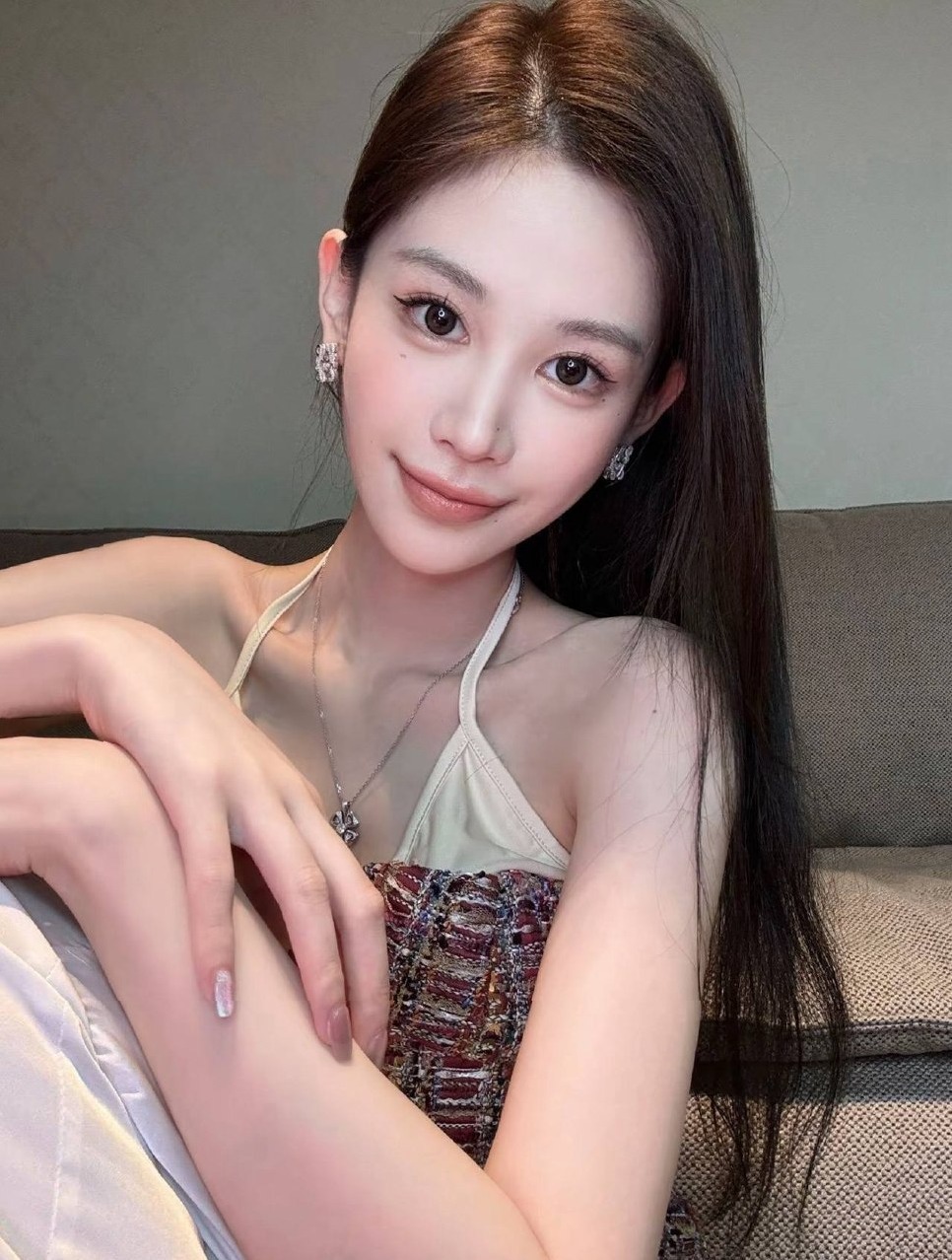 上海千寻 纯欲白月光 女友感十足 蜜桃臀 A4腰 173