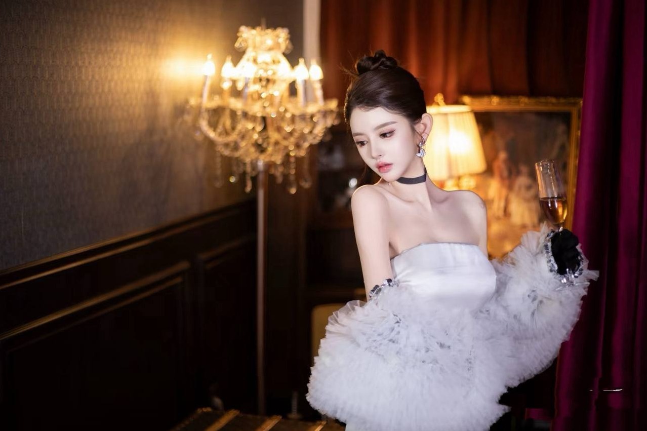 上海虹桥空姐小芳温婉可人身高170cm高端伴游
