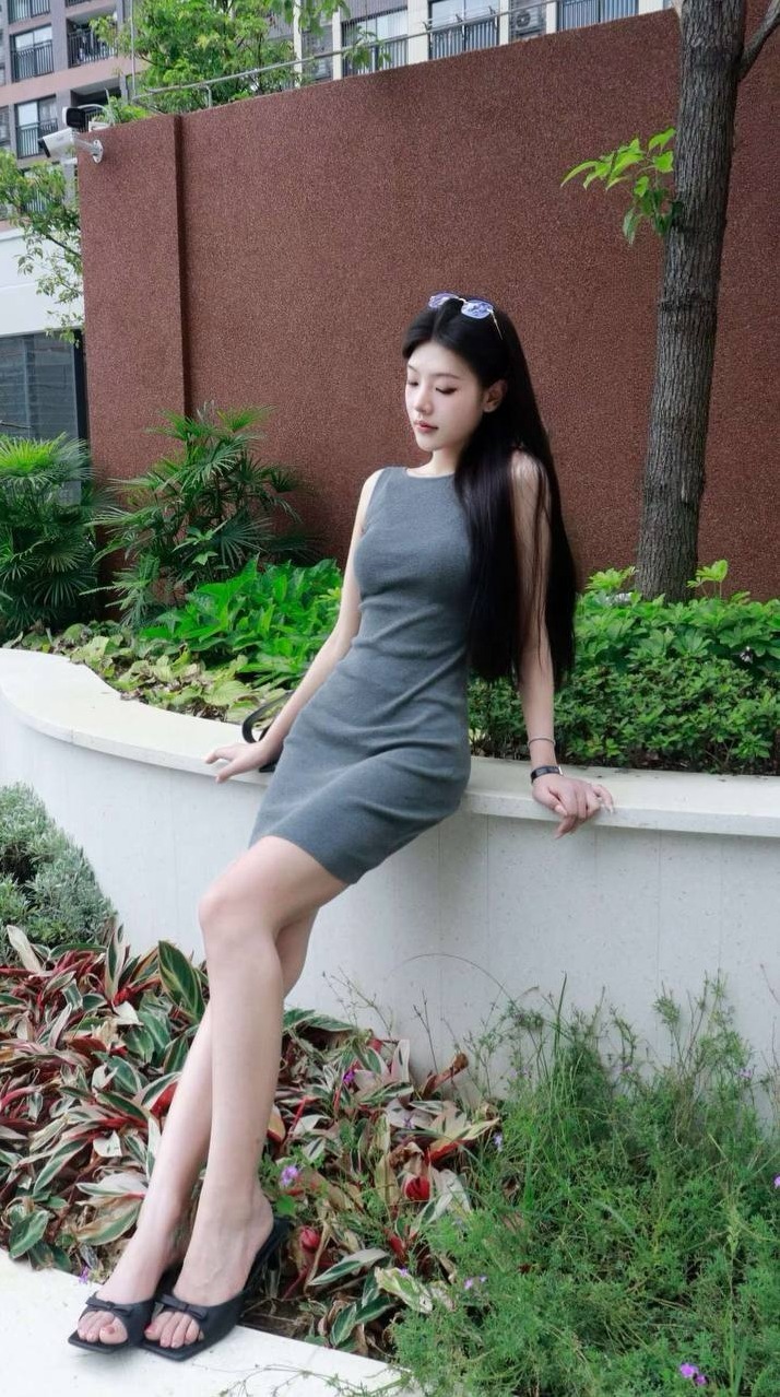 深圳龙华校花媛媛 清秀面容160cm 邻家女孩 舒适放松