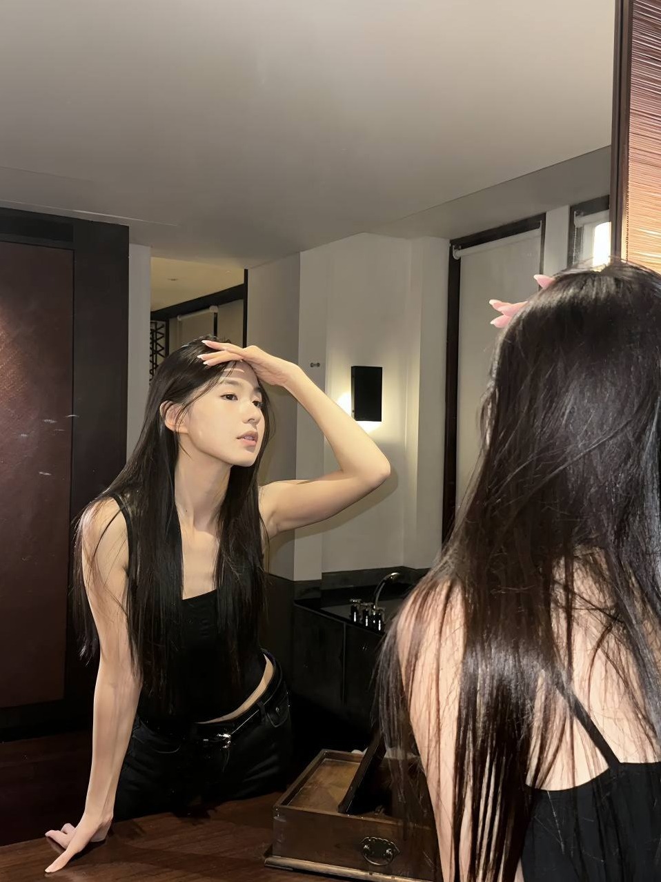 深圳少帅 硬W 18岁刘亦菲既视感 高挑美腿 宝藏女孩