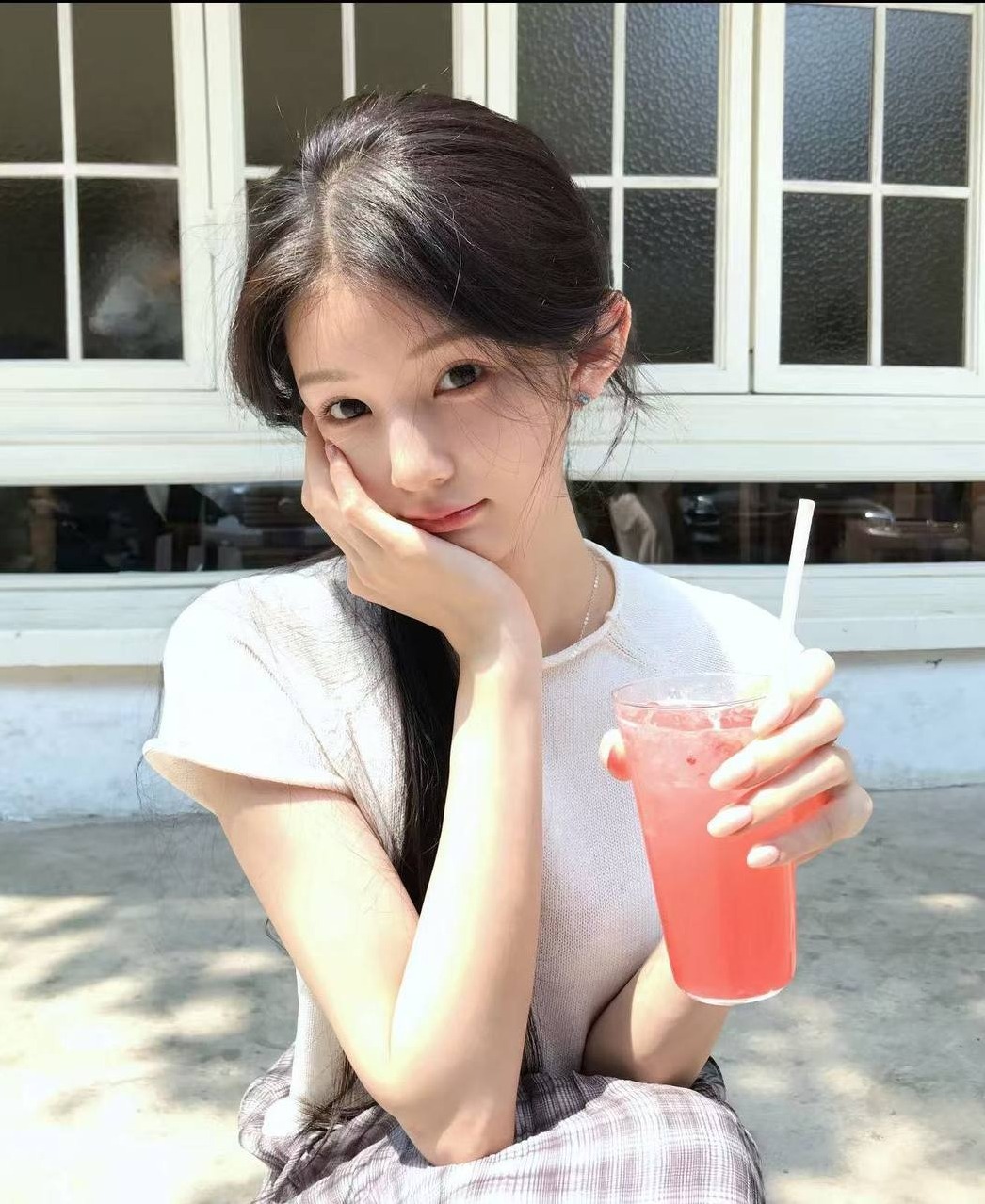 深圳罗湖清纯女大学生小雨 天然素颜 皮肤白皙笑容甜