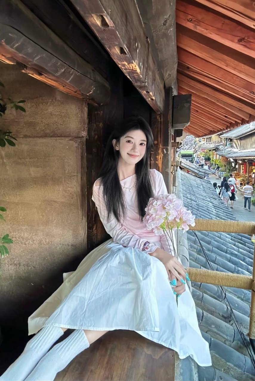 上海静安小红娘鹅蛋脸筷子腿冷白皮身高170真实D