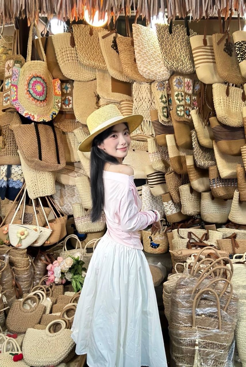 上海静安小红娘清纯学妹天然无整顶级小白纯舌吻