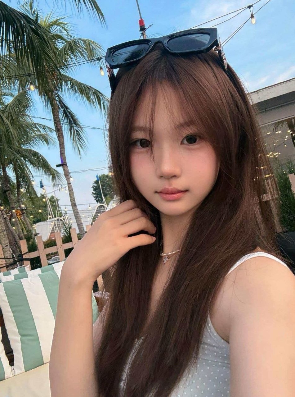 深圳小晚 05年美少女 身高167 零整容 极品好身材