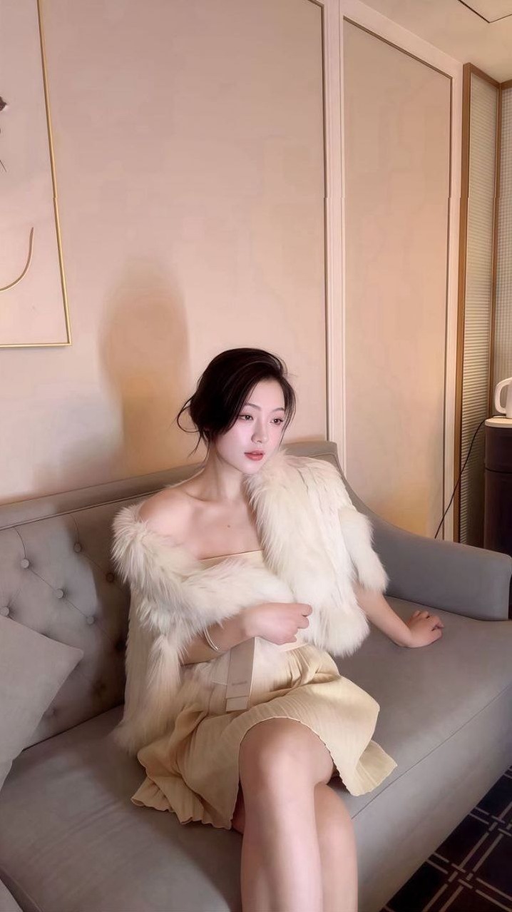 深圳 艺名小鹿 身高168cm 曲线曼妙 温柔体贴 提供按摩服务
