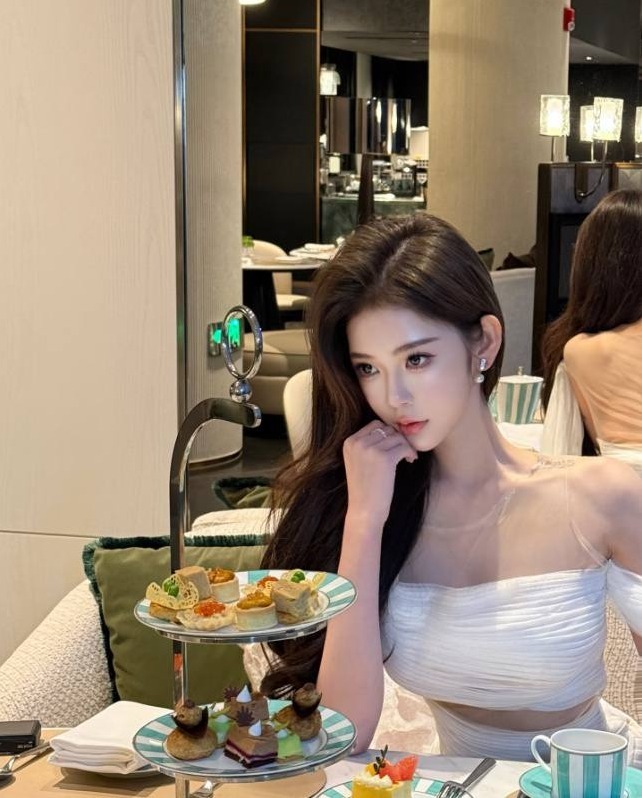 𝑺𝒉𝒂𝒏𝒈𝑯 175cm 嘉妮 长腿 六九 上海
