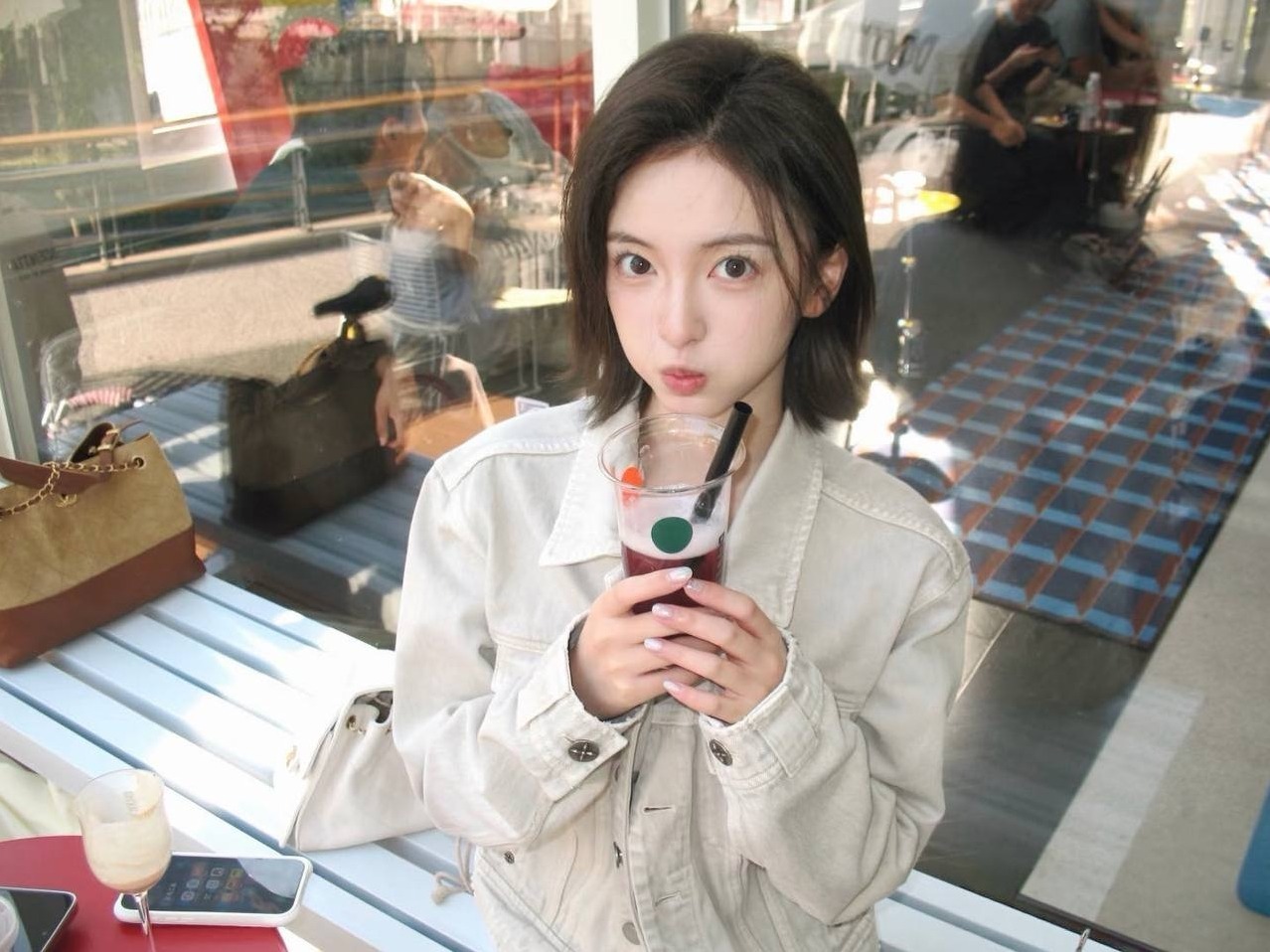 上海 MISS MINA 雪白肌肤 细腰长腿 签约艺人
