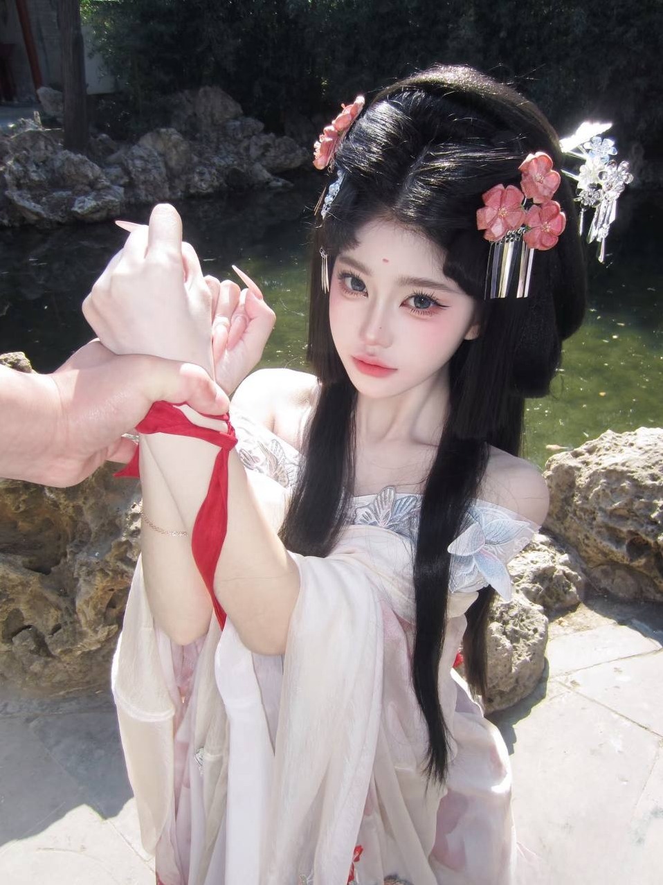 北京 向千 前凸后翘 古装演员 声音陪玩