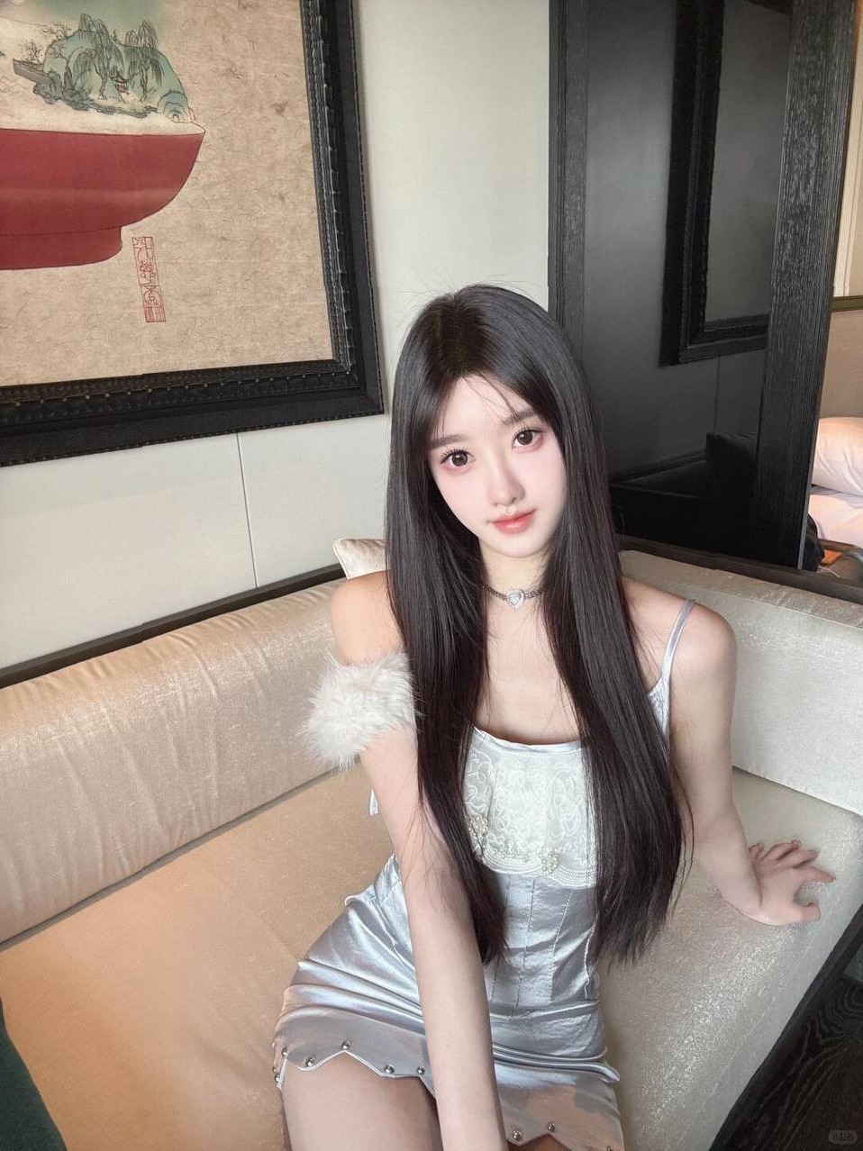 北京 昭君 纤腰人鱼线 大牌穿搭