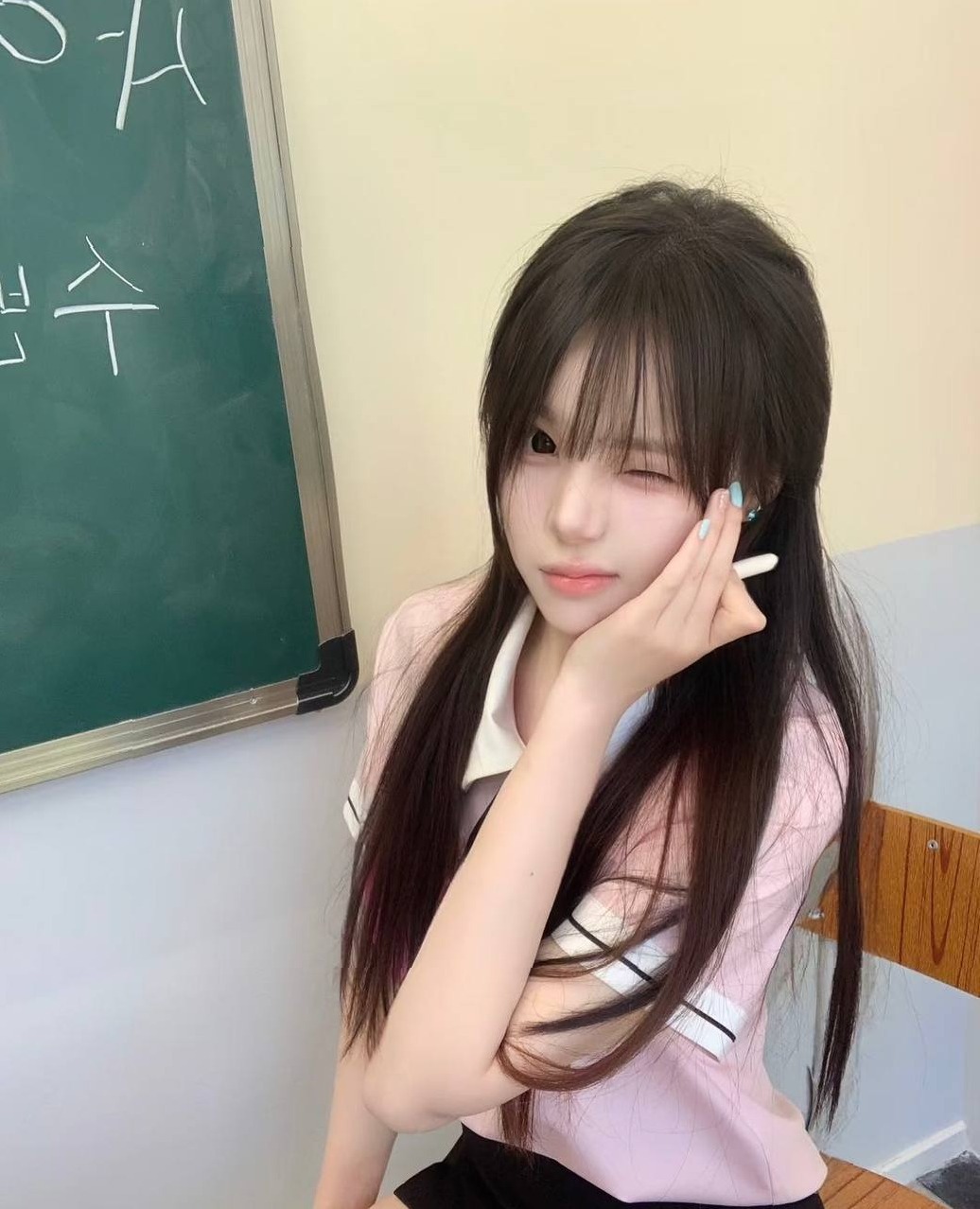广州 晨晨 天然长相 细腰翘臀 制服搭配