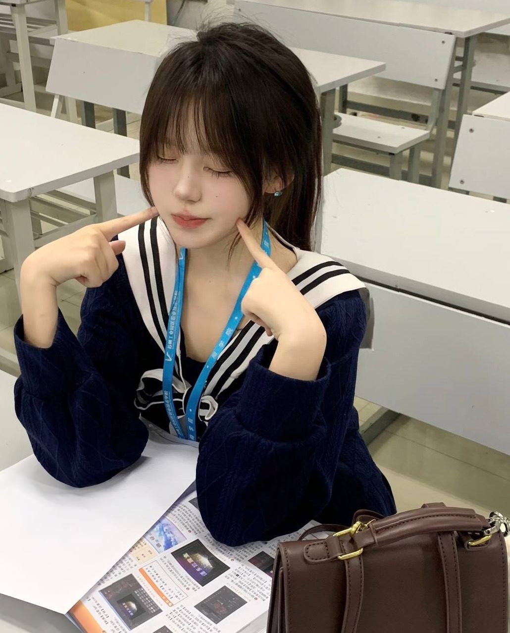 广州 晨晨 瘦细长直 甜美气质 JK风格