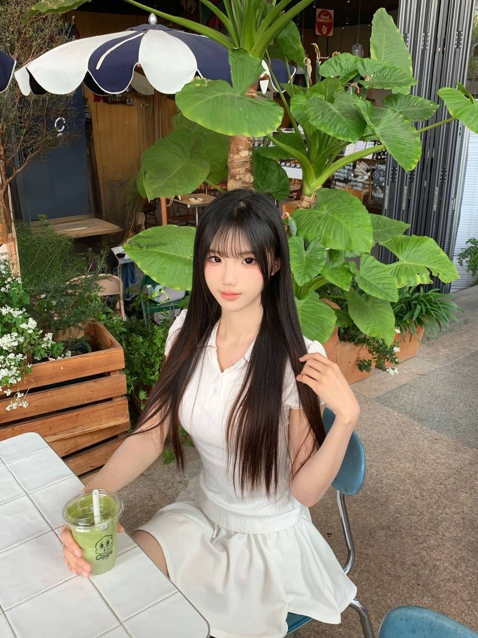 广州 杨弈 无纹身天然感 白幼瘦 甜美亲和