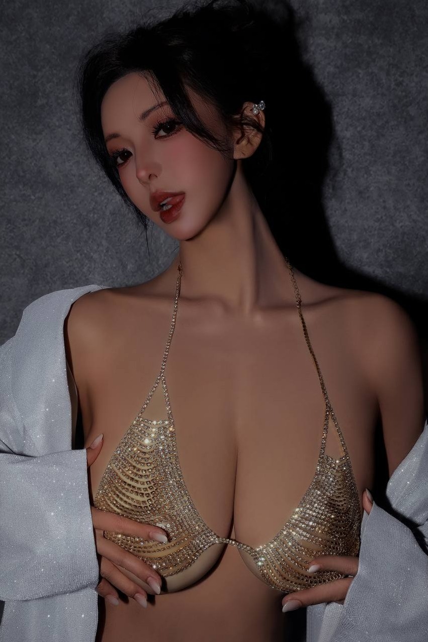 上海 童童 滑雪达人 G罩杯 细腰大胸 私人预约