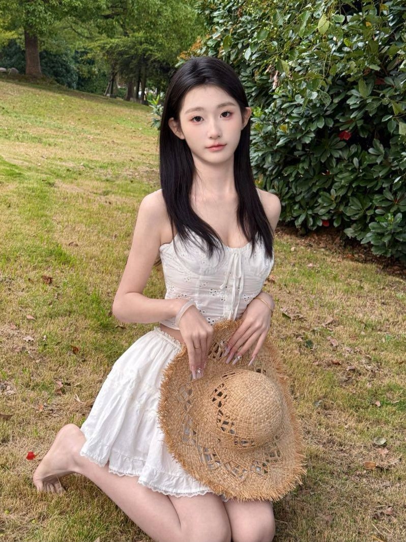 深圳 张葡萄 C杯天然高白纯 乖巧配合