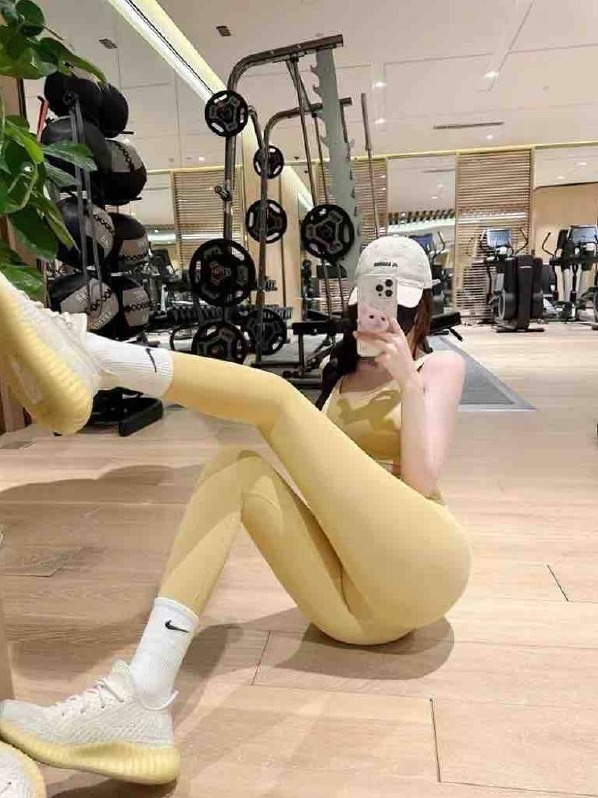 北京 灵灵 172高挑E杯 平面学生开朗健谈