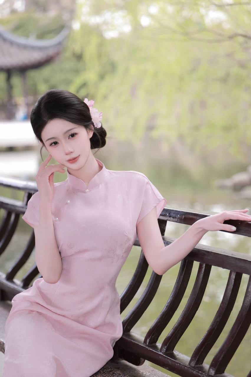 深圳丸子 前凸后翘 蚂蚁腰 抖音网红主播