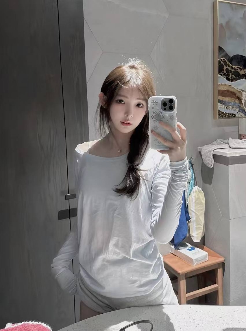 上海静安小鱼准嘉行艺人白领范天然妈生脸C杯温柔可爱