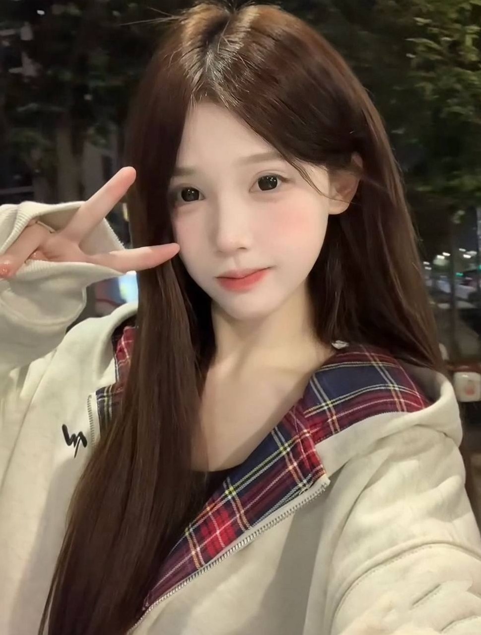 广州 杨弈 天然身材 162cm 温柔乖巧支持验证