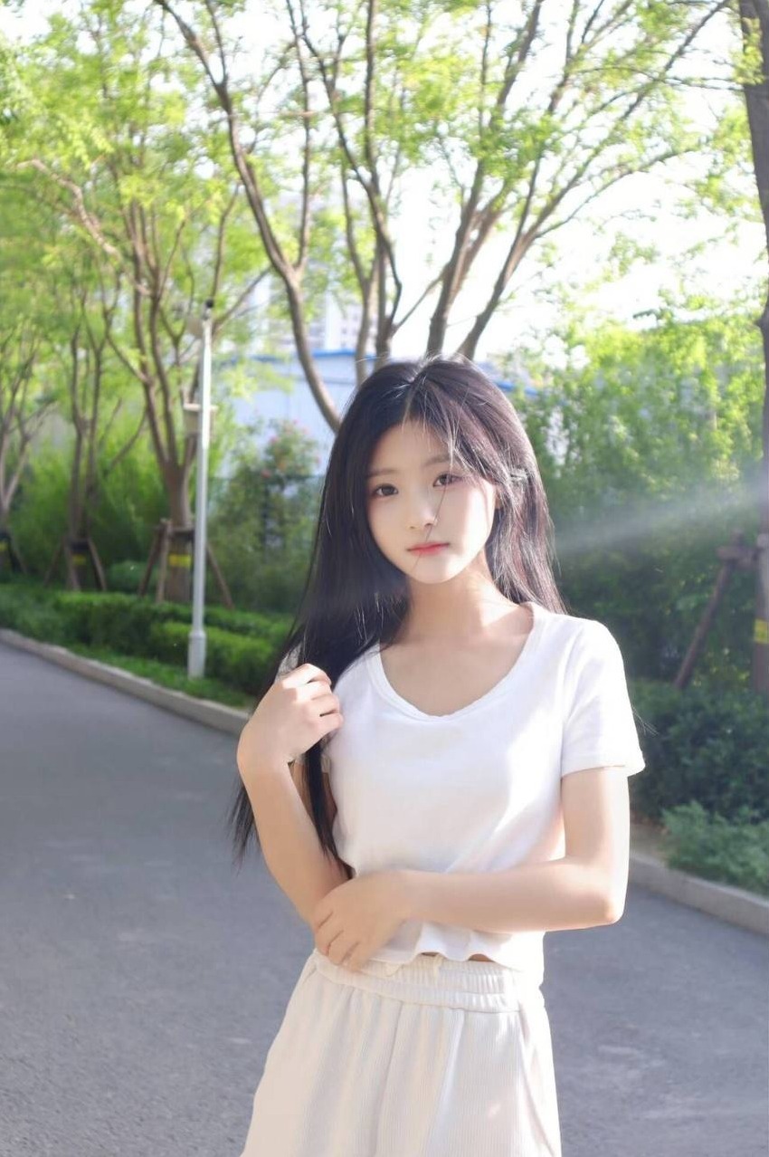 广州 杨弈 166cm 清纯形象 无纹身镜头感