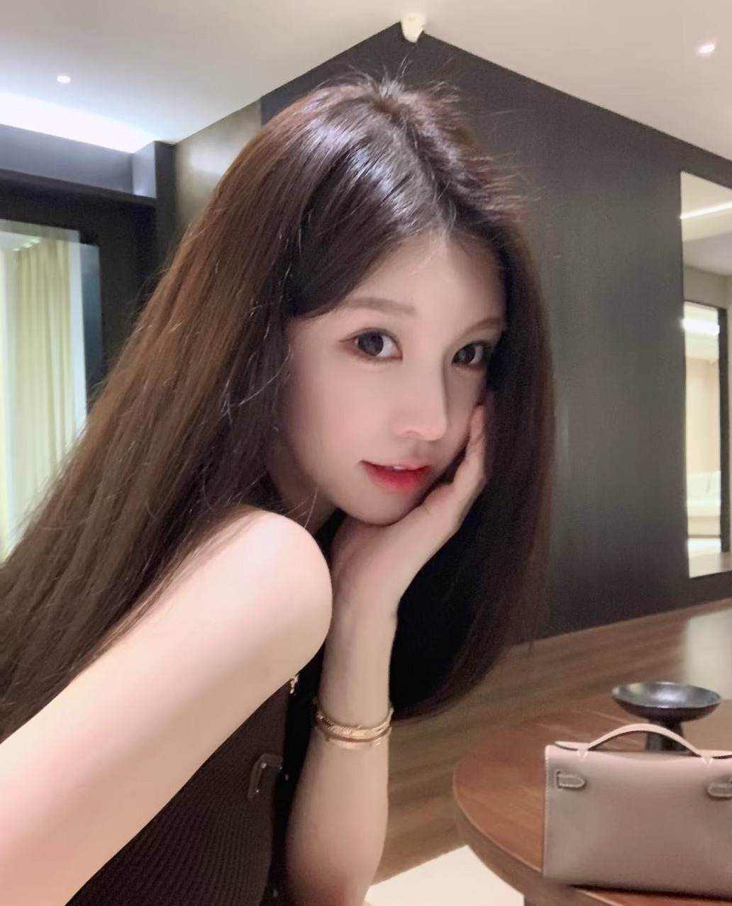 杭州 香蕉 童颜巨乳 筷子腿 大方得体