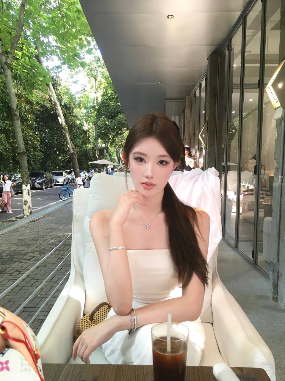 上海普陀小红娘176cm真D翘臀筷子腿可欲可纯0差评
