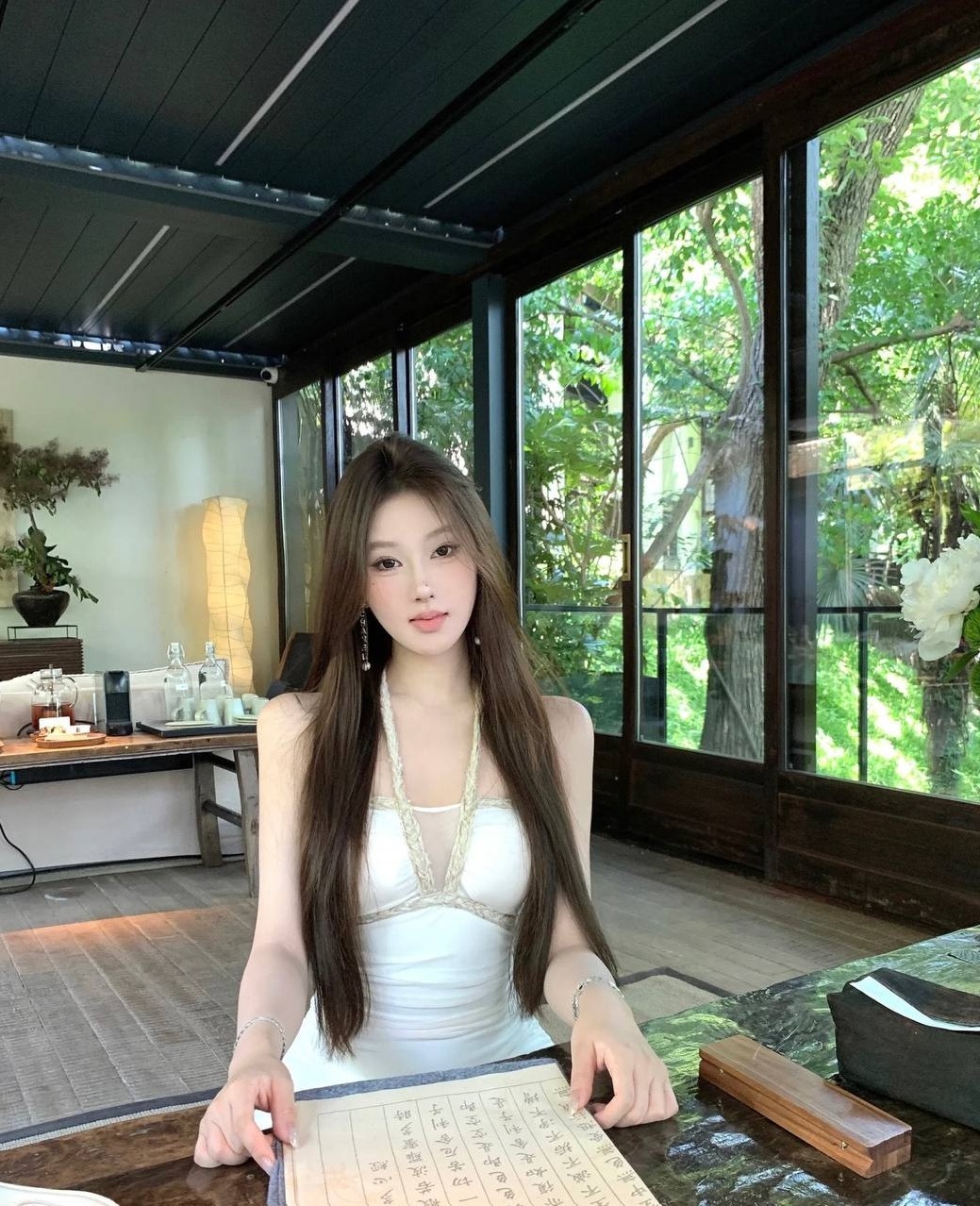 上海普陀小红娘176cm51kg翘臀筷子腿全身白无纹身