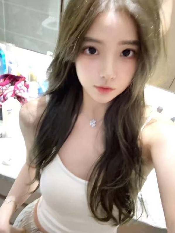 上海小红娘小鱼 上戏在读 嘉行准艺人 高级脸 天然无整