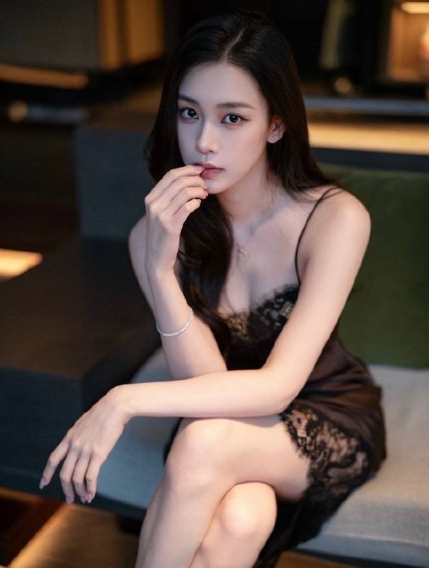 上海徐汇黄娜娜 真胸无纹身 身材比例完美 乖巧甜美