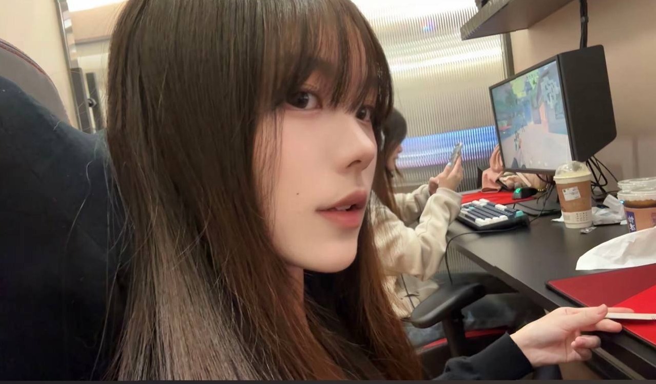 上海 懒懒鱼 小纯 零整容 腿长肤白 温柔女友感