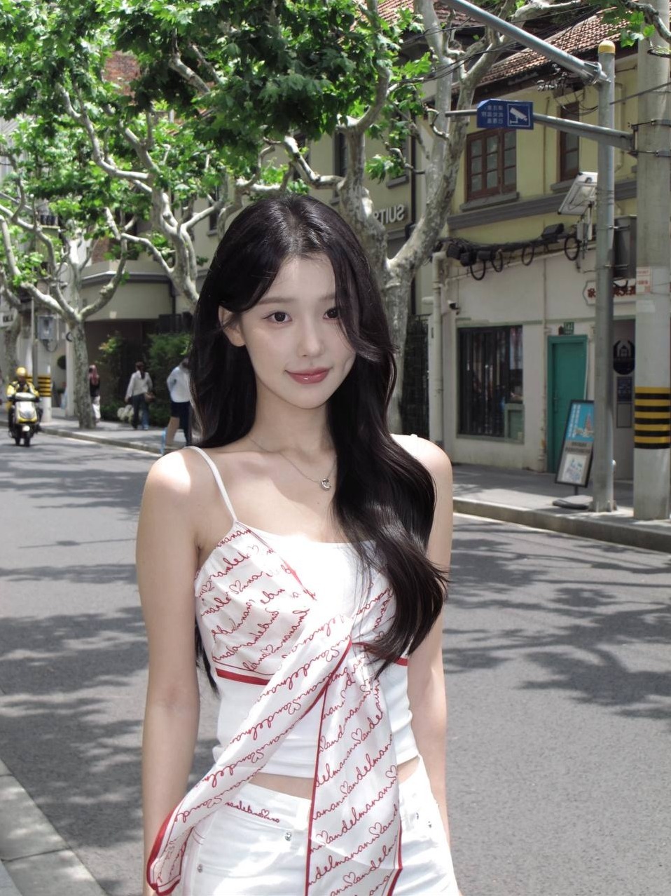 上海普陀英伟达布丁 03年财经本科 168cm高挑44kg纯天然素颜女神