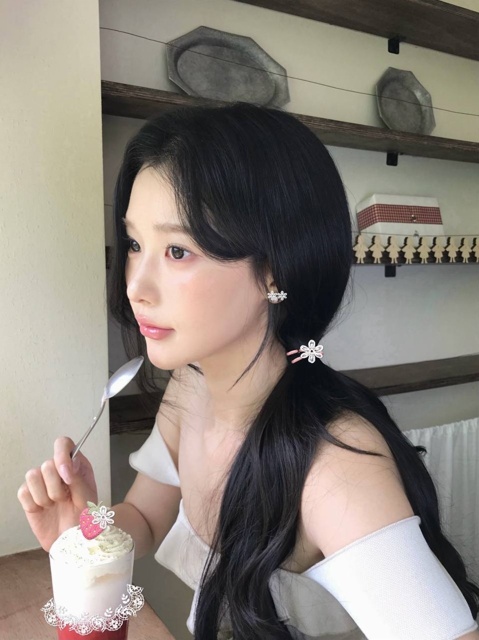 上海普陀英伟达布丁 财经本科兼职短开 清纯脸蛋配合度满分