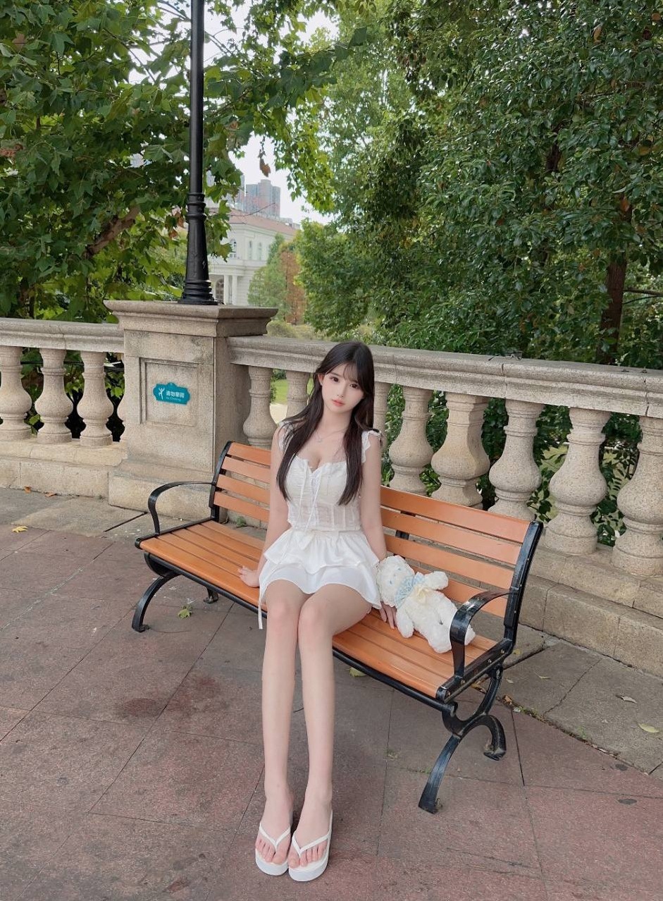 深圳 小恩 童颜巨乳 态度好配合度高