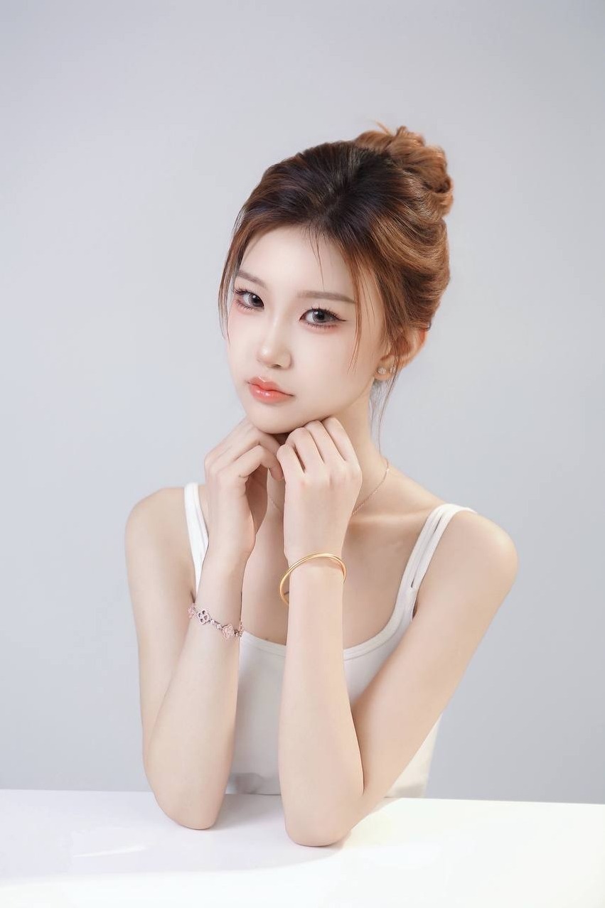深圳 雨泽 170cm 清纯鹅蛋脸 甜美形象展示