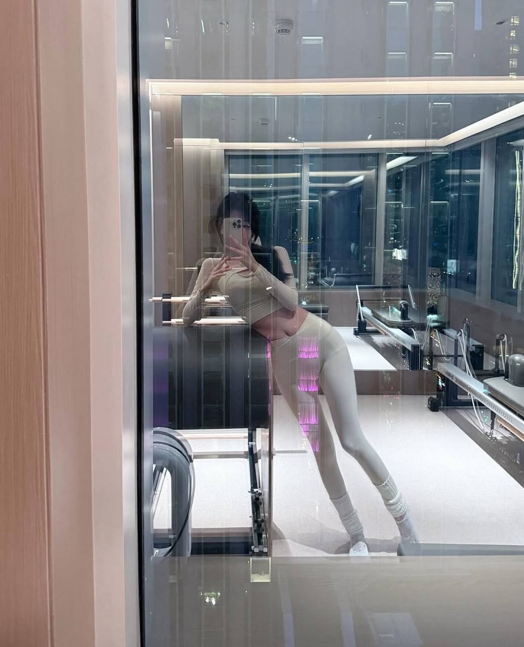 172cm 花火 一字马 白虎 上海 𝑺𝒉𝒂𝒏𝒈𝑯