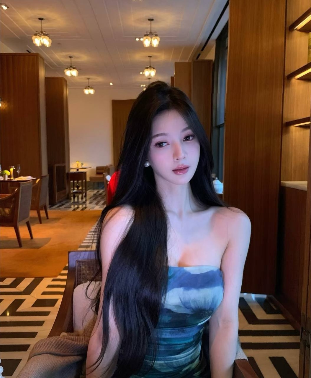 上海 千金 E杯 前凸后翘 温婉动人 宠物店主