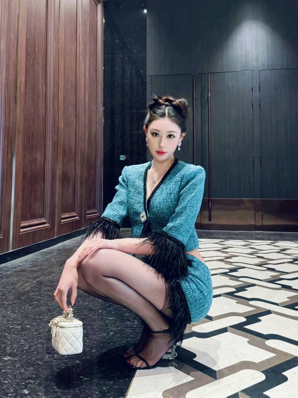 上海贝尔177cm笔直长腿高端写真