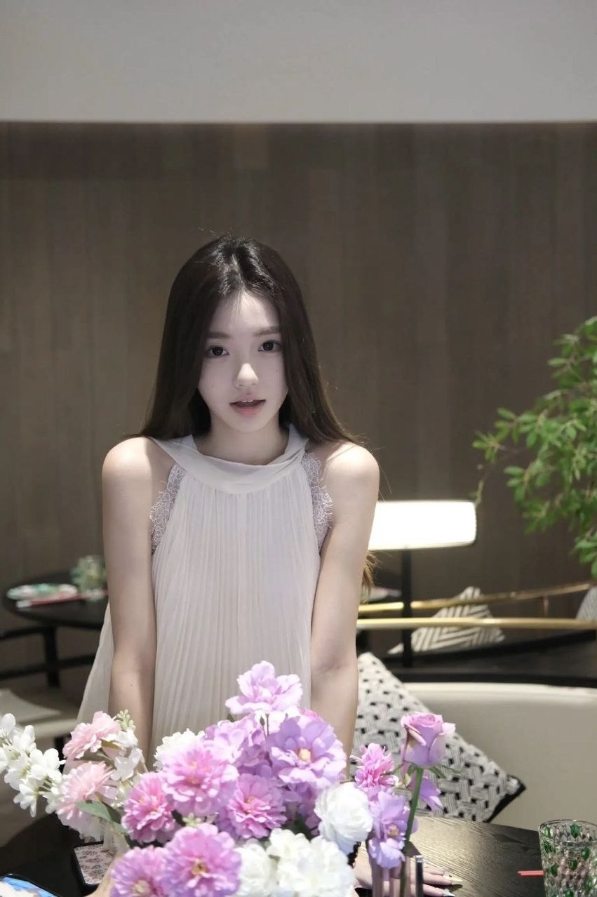 上海 蜜可 纯欲女友款 真D 翘臀 只见素质