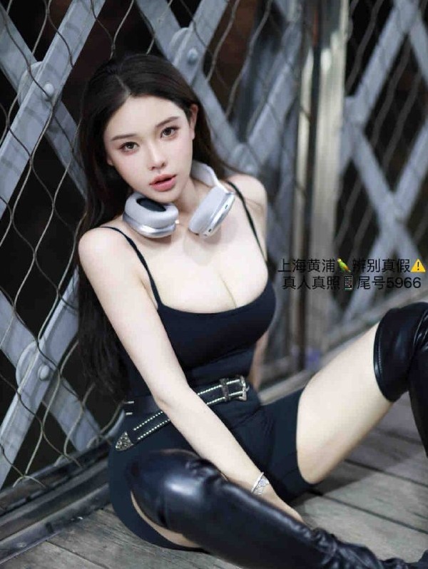上海 恩宁 E杯 骑行看风景 运动女孩