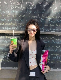 上海外围-文静纯欲风小姐姐