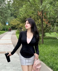 1699　长沙外围-原装无整冷白皮小妹 | 欢喜