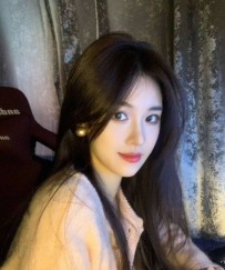 2424　杭州外围-173c肤白胜雪，声音好听，温柔且细腻