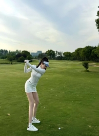 2201　上海外围-178 瑜伽教练（有证） 02 年