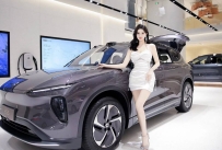 1576　深圳-180福田蔚来车模 | 单雨童