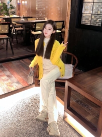 2791　北京外围-04年，172c+ 兼职，宝藏女孩