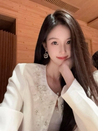 上海外围-长相清纯型优雅小淑女