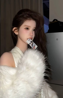 898  上海外围-童颜巨乳纯欲天花板 | 小红娘